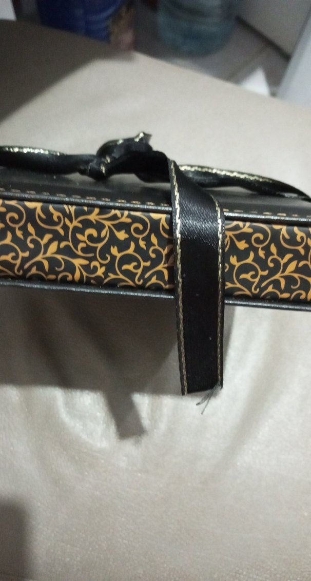 Nakışlı Siyah deri kaplama kutu takı kutusu - Görsel 2