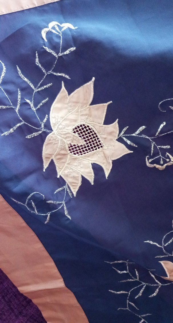 Nakışlı Koyu Mavi Masa Örtüsü - Görsel 3