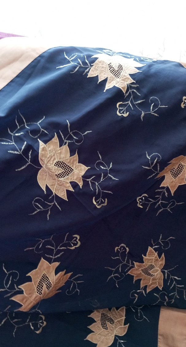 Nakışlı Koyu Mavi Masa Örtüsü - Görsel 4