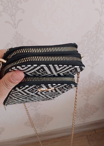 Zincir Detaylı Siyah Yılan Desenli Kadın Çanta - Görsel 4
