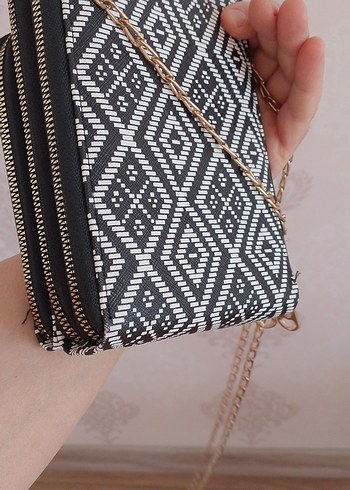 Zincir Detaylı Siyah Yılan Desenli Kadın Çanta - Görsel 5