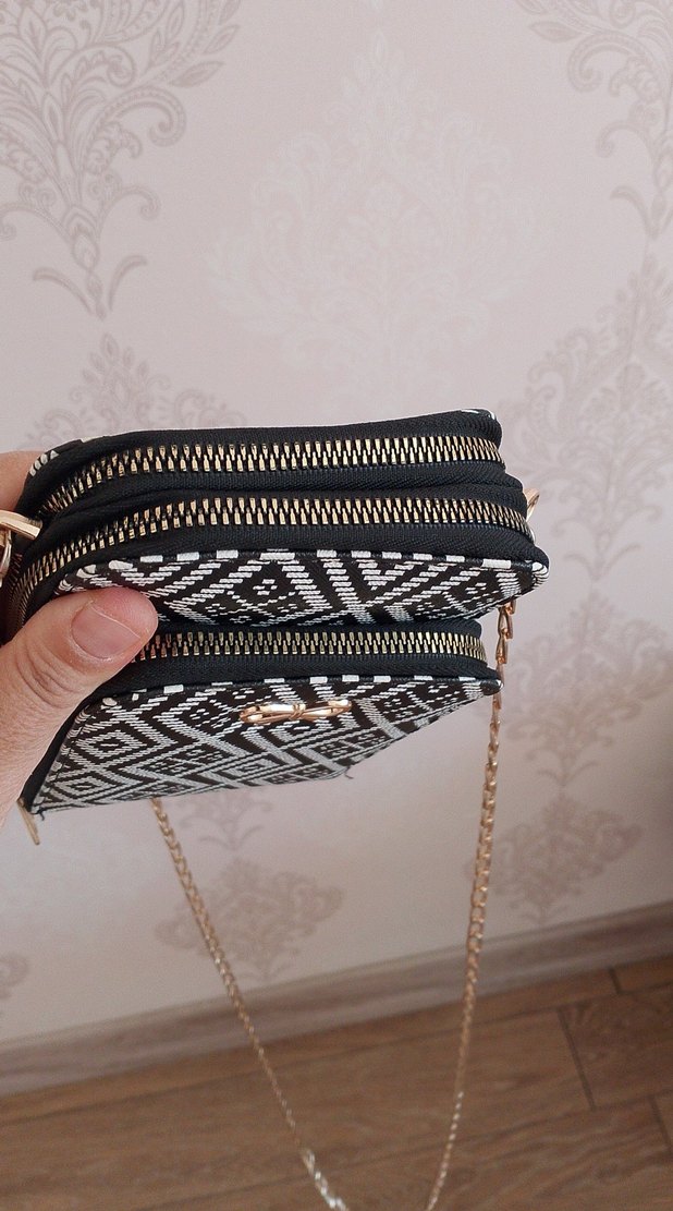 Zincir Detaylı Siyah Yılan Desenli Kadın Çanta - Görsel 4