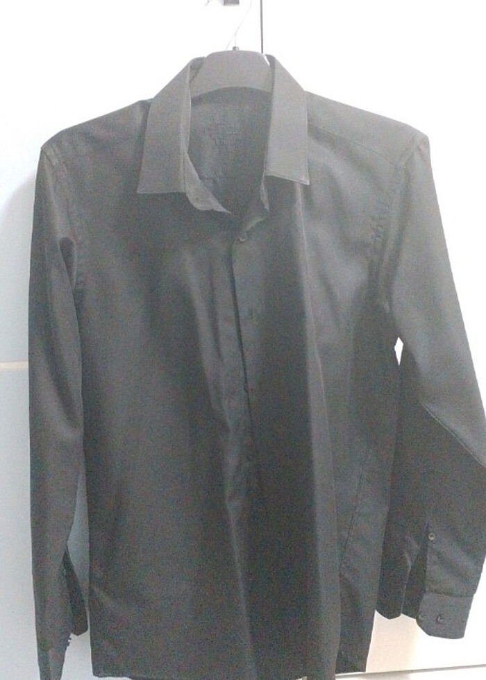 Siyah gömlek - Görsel 2