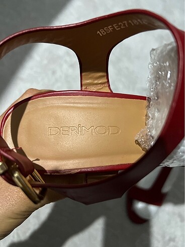 Derimod Topuklu 8 cm deri çok az kullanıldı