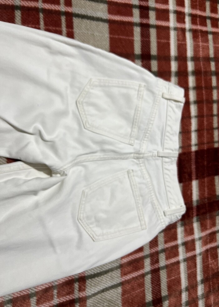 Beyaz kot pantolon yüksek bel çok şik oturuyor çok kaliteli - Görsel 4
