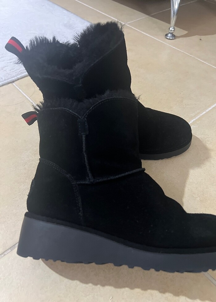 Ugg çizme 38.5 ,yapancı ürün , içi komple kürk - Görsel 2