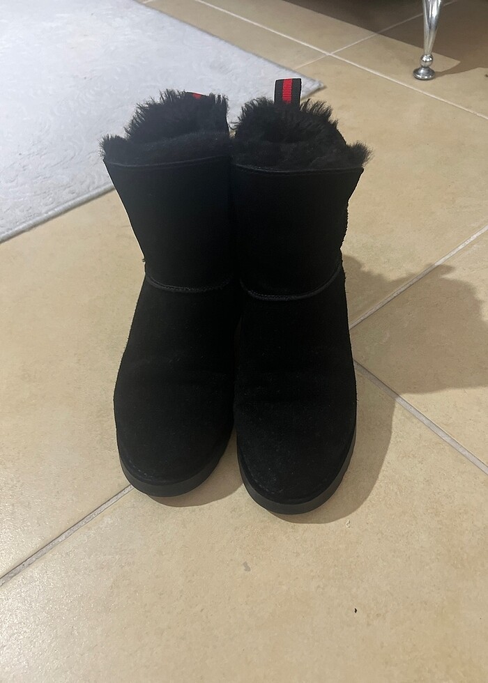 Ugg çizme 38.5 ,yapancı ürün , içi komple kürk - Görsel 3