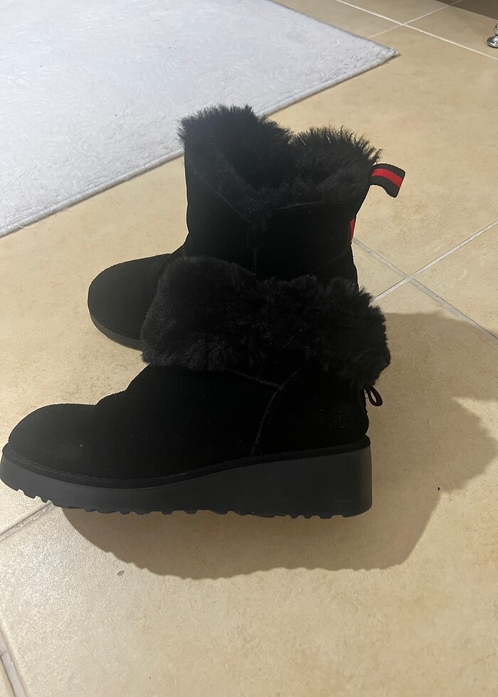 Ugg çizme 38.5 ,yapancı ürün , içi komple kürk - Görsel 4