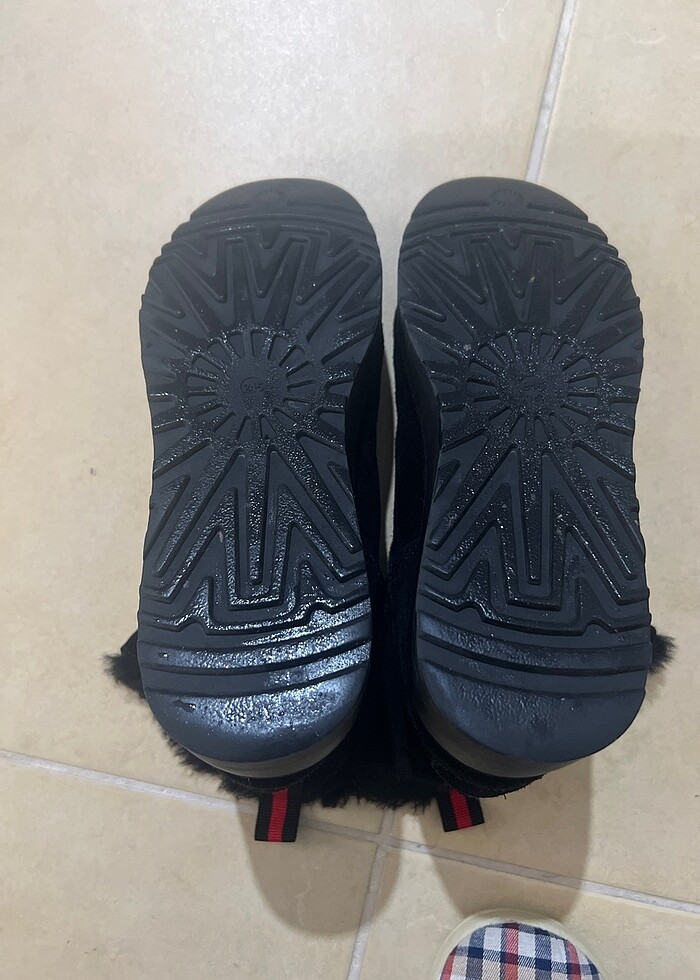 Ugg çizme 38.5 ,yapancı ürün , içi komple kürk - Görsel 5