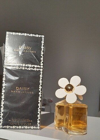 Diğer Marc Jacobs daisy parfüm