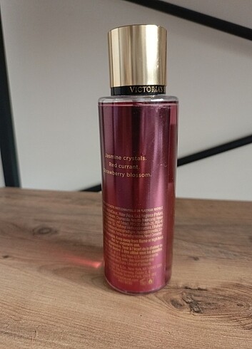 Victoria s Secret Jasmine Ruby Berry vücut spreyi