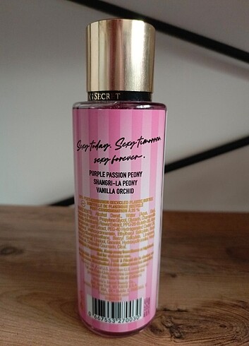 Victoria s Secret BOMBSHELL vücut spreyi