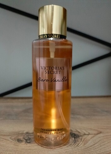 Bare Vanilla vücut spreyi