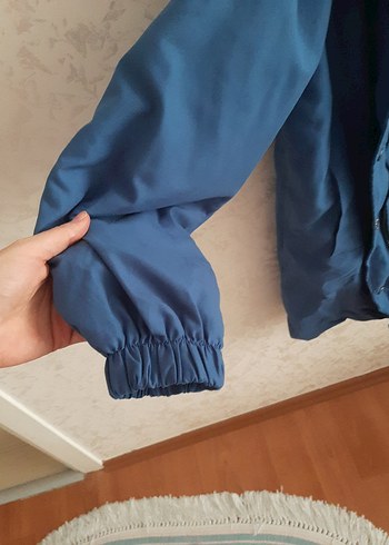 Mavi Kapüşonlu Bayan Mont - Görsel 4