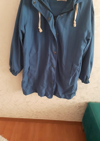 Mavi Kapüşonlu Bayan Mont - Görsel 3
