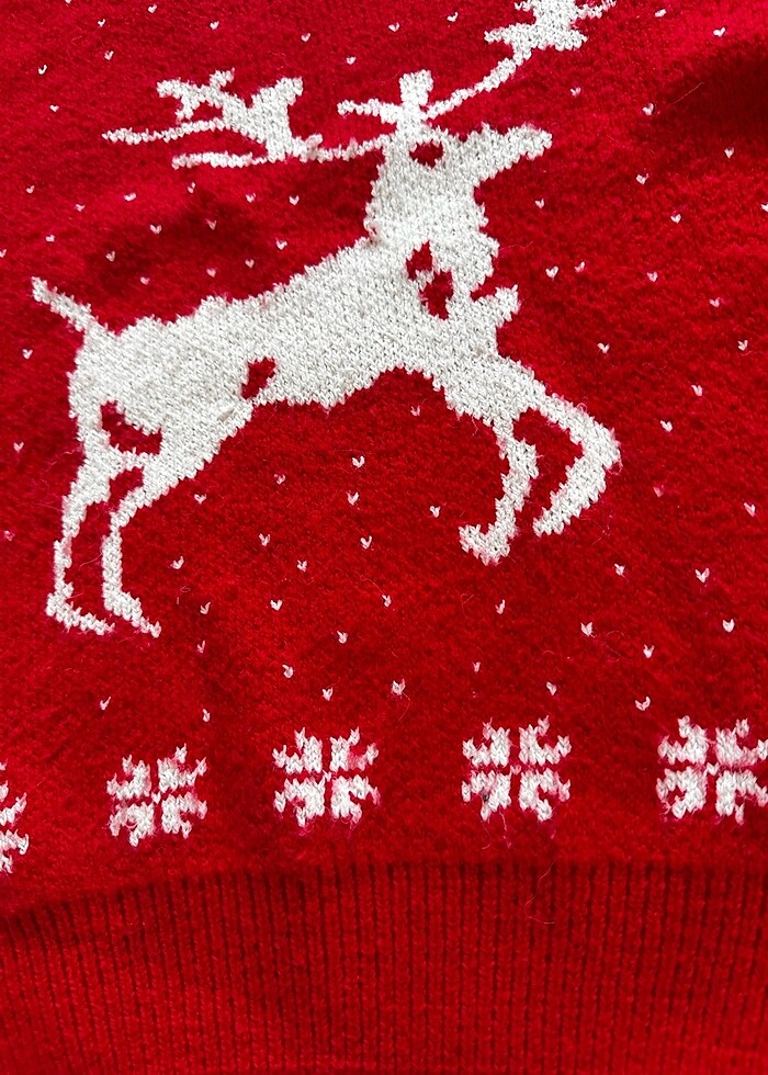 Geyik Desenli Kırmızı Kazak - Görsel 3