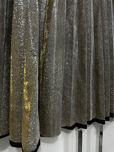 Simli Parlak Pilise Etek - Görsel 5