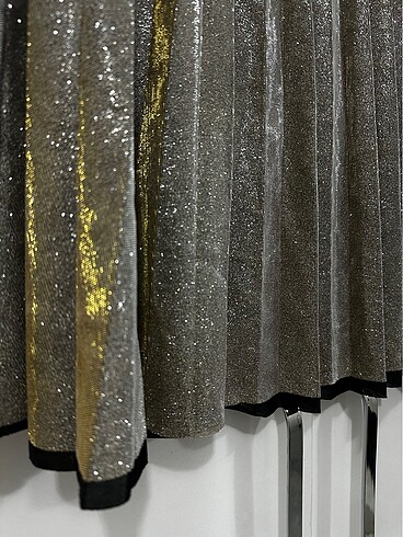 Simli Parlak Pilise Etek - Görsel 9