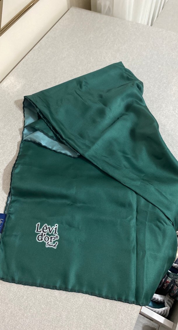 Kötü yeşil eşarp - Görsel 2