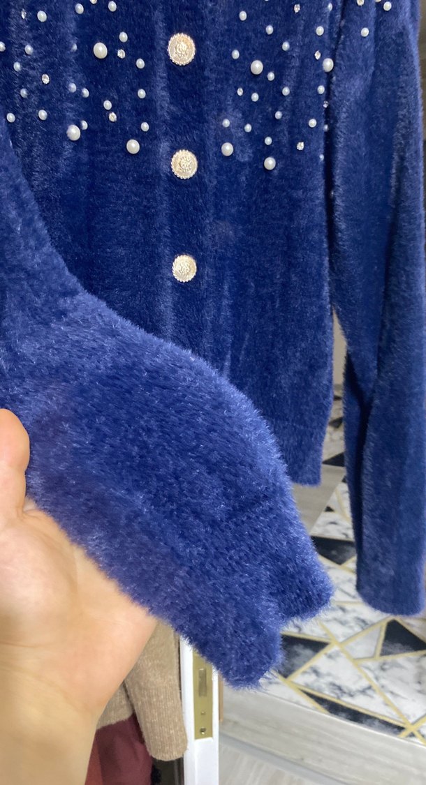 Mavi Düğmeli V Yaka Kadın Hırka - Görsel 3