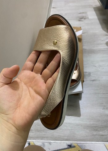 Altın Rengi Yılan Desenli Dolgu Topuklu Kadın Babet - Görsel 3