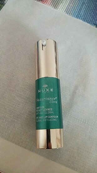 Nuxe Göz Altı ve Dudak Çevresi Kremi