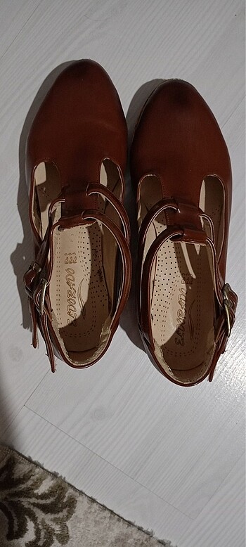 Kahverengi kadın ayakkabı
