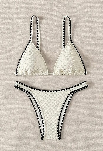 Dokulu bikini takımı