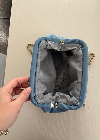 Zincir Detaylı Mavi Deri Kadın Çanta - Görsel 4