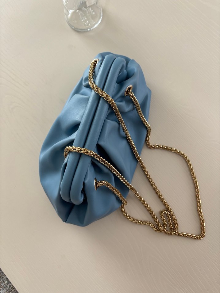 Zincir Detaylı Mavi Deri Kadın Çanta - Görsel 3