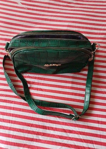 Yeşil Parlak Deri Yılan Desenli Kadın Çanta - Görsel 2