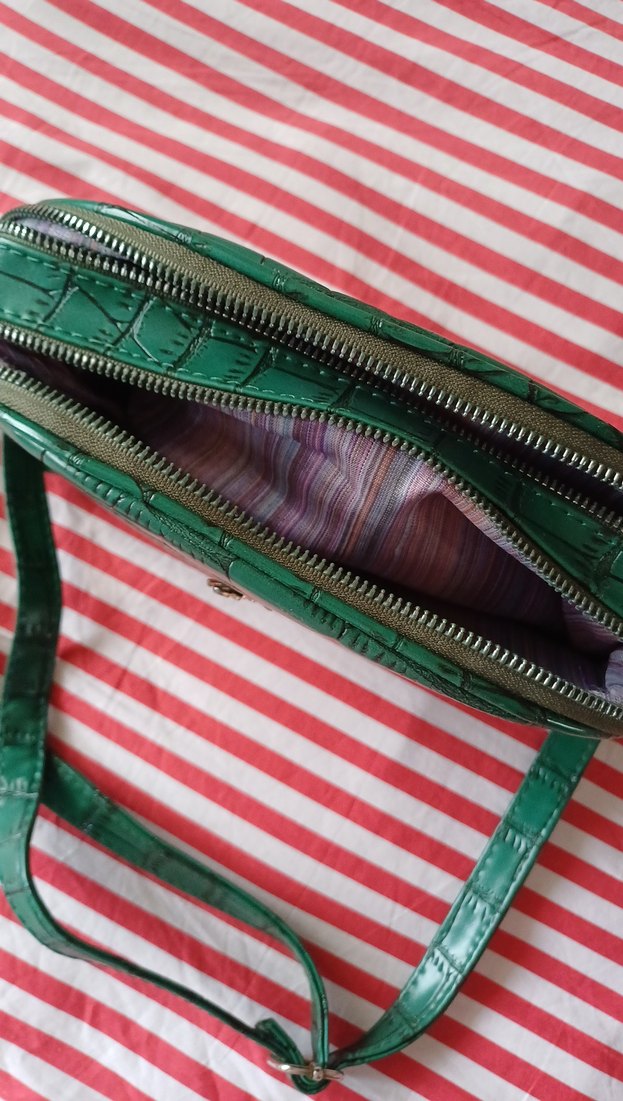Yeşil Parlak Deri Yılan Desenli Kadın Çanta - Görsel 3