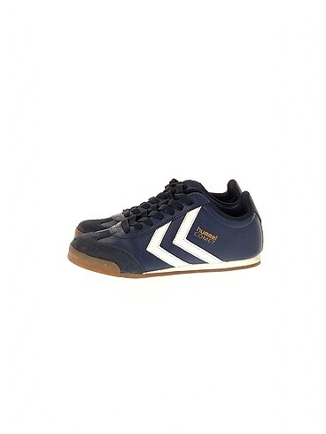 Hummel Spor Ayakkabı %70 İndirimli.