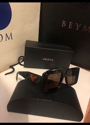 Prada gözlük