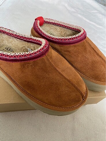 UGG Tazz Platform