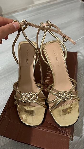 Zara gold ince topuklu ayakkabı 9 cm topuk