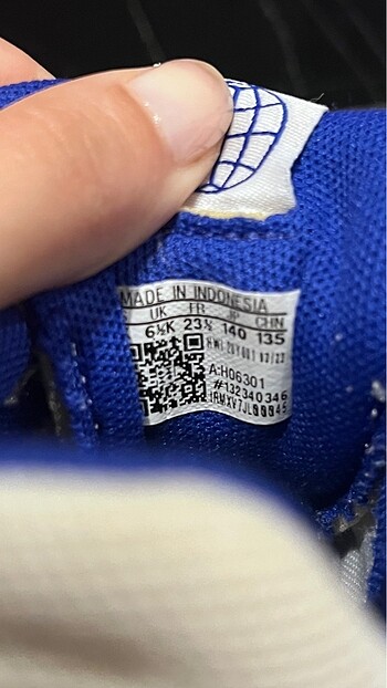 23 Beden beyaz Renk Adidas 23.5 no çocuk ayakkabısı