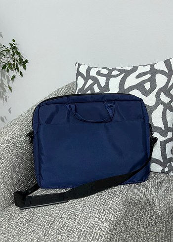 Lacivert Fermuarlı Laptop Çantası - Görsel 2