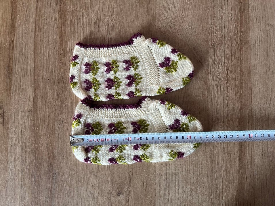 Nakışlı Beyaz Kız Çorabı - Görsel 2