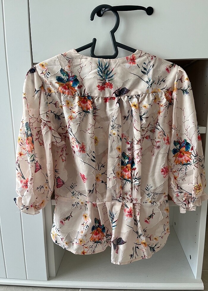 Çiçekli Şifon Bluz - Görsel 2