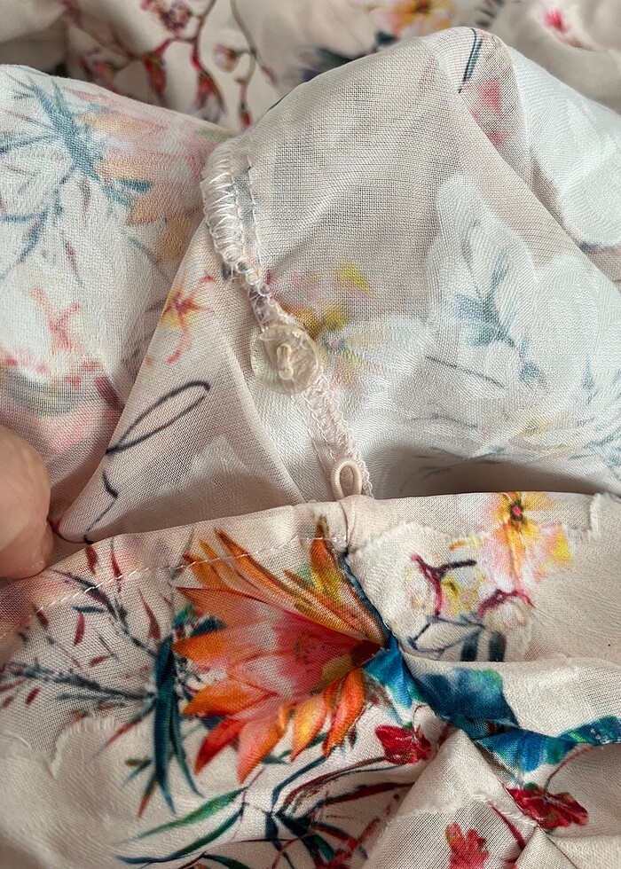 Çiçekli Şifon Bluz - Görsel 3