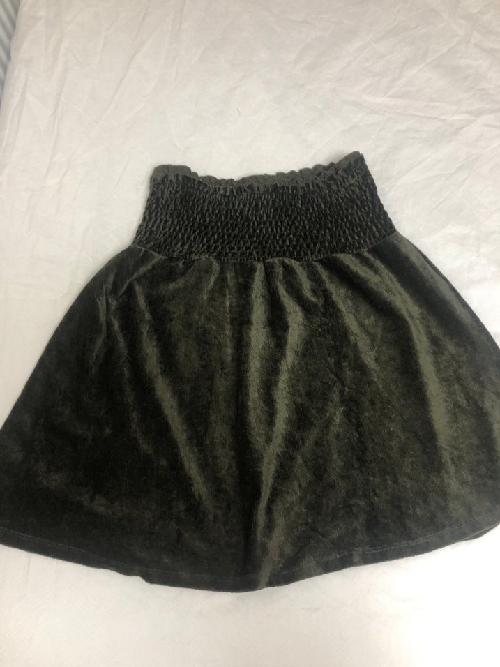 YeşilKadın kadife MiniEtek - Görsel 4