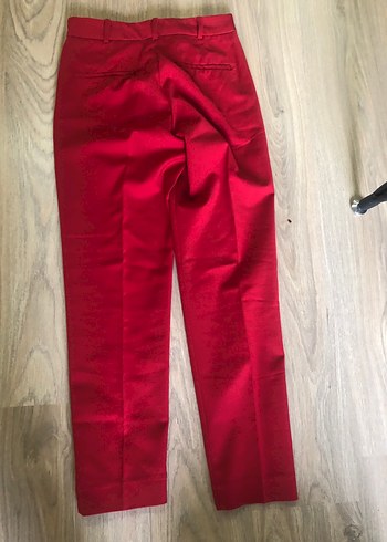 Kırmızı Düğmeli Kadın Kumaş Pantolon - Görsel 2