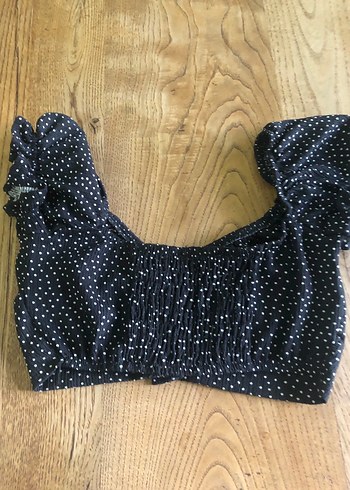 Düğmeli Siyah Puantiyeli Kısa Kollu Bluz - Görsel 3