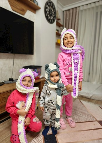 Çocuklar için Pembe Bağlamalı Örgü Bere ve Atkı - Görsel 2