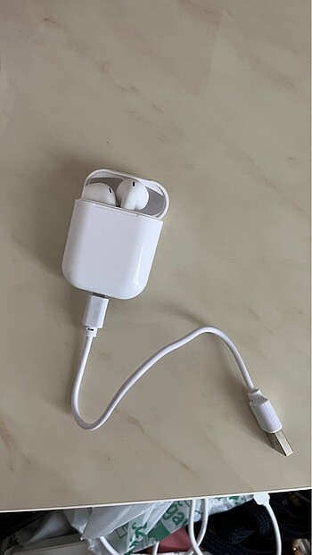 İ12 AirPods