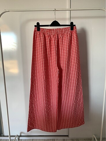 Yazlık kırmızı pantolon