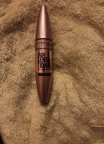MAYBELLINE NEW YOURK.