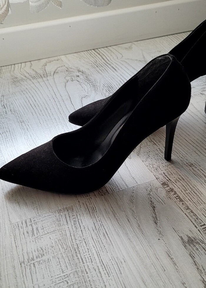 Hiç Kullanılmamış Siyah Rugan Topuklu Ayakkabı - Görsel 4