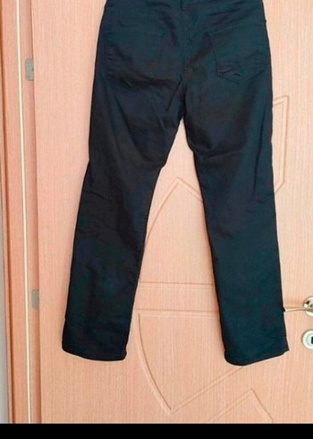 Siyah Kemerli Kot Pantolon - Görsel 2